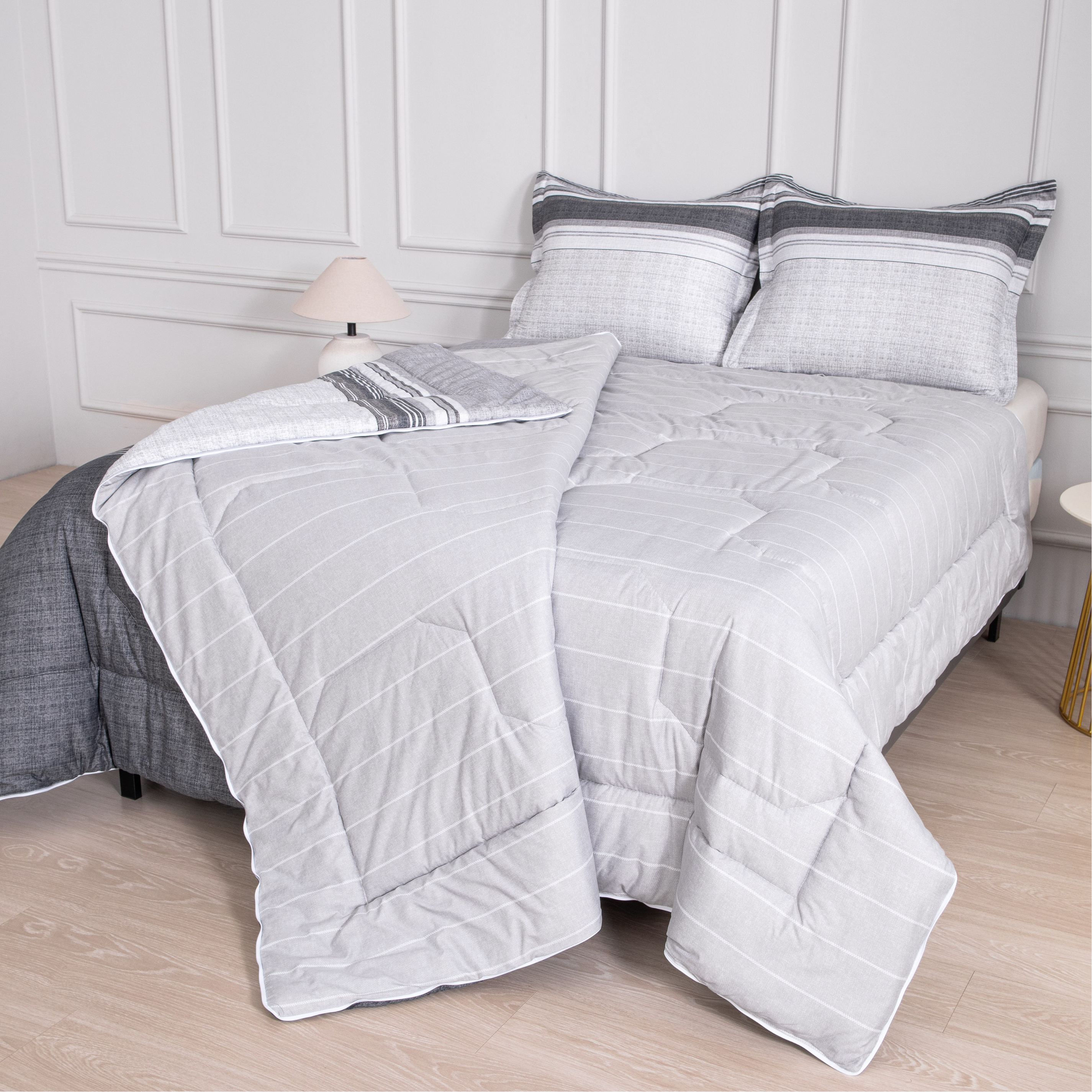 Velvet dekbed schuin vooraanzicht bestaande uit twee losse ritsbare delen